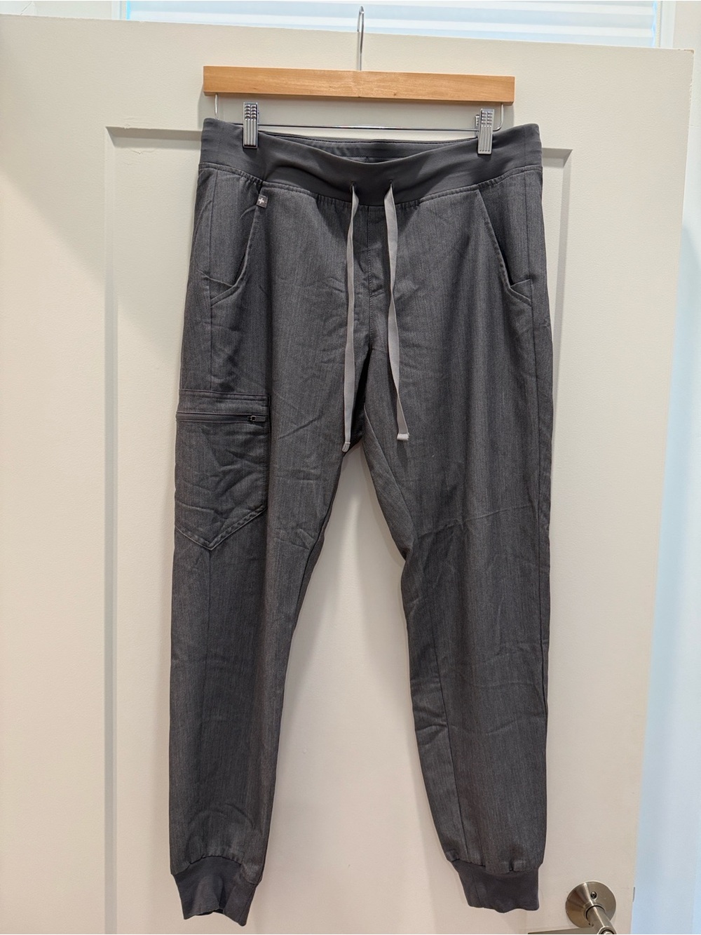 Figs Women’s Dark Gray Jogger Pants with Drawstring